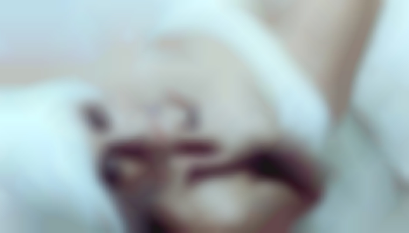 How do you approach a Camgirl on a specialised website ?